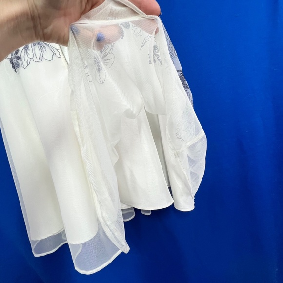 NWT |•J. TAYLOR•| Special Occasion Ivory w/ Metallic Navy Embroider Floral Dress - Picture 6 of 10